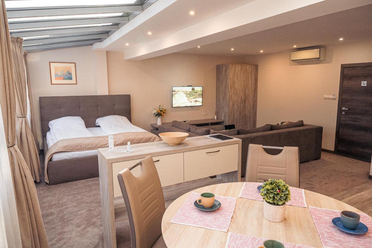 Cityscape Luxury Suites Plovdiv Ngoại thất bức ảnh